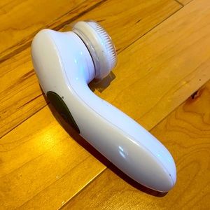 Proactiv deep cleansing brush